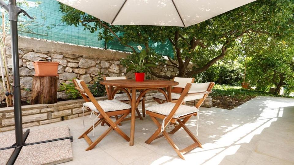 Apartment Vesna With Terrace Baska (Krk)